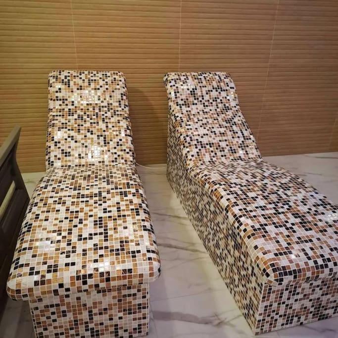Dexy Luxury And