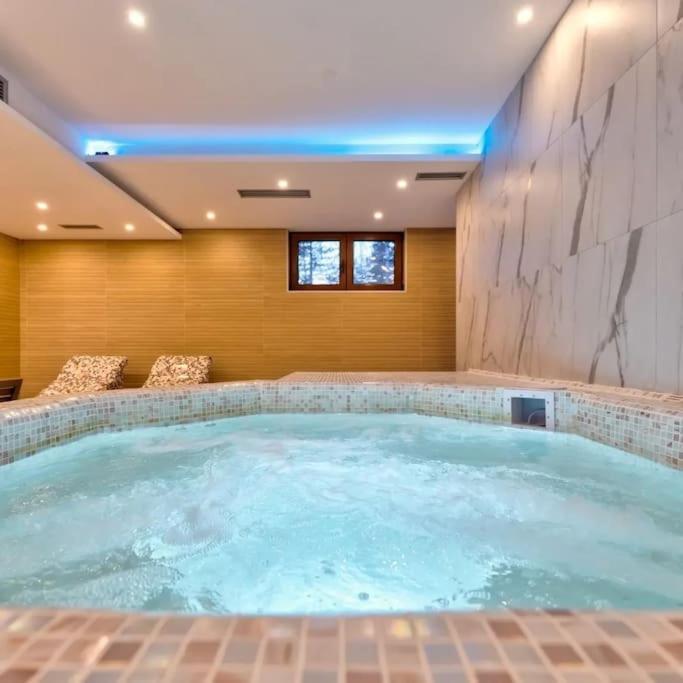 Dexy Luxury And
