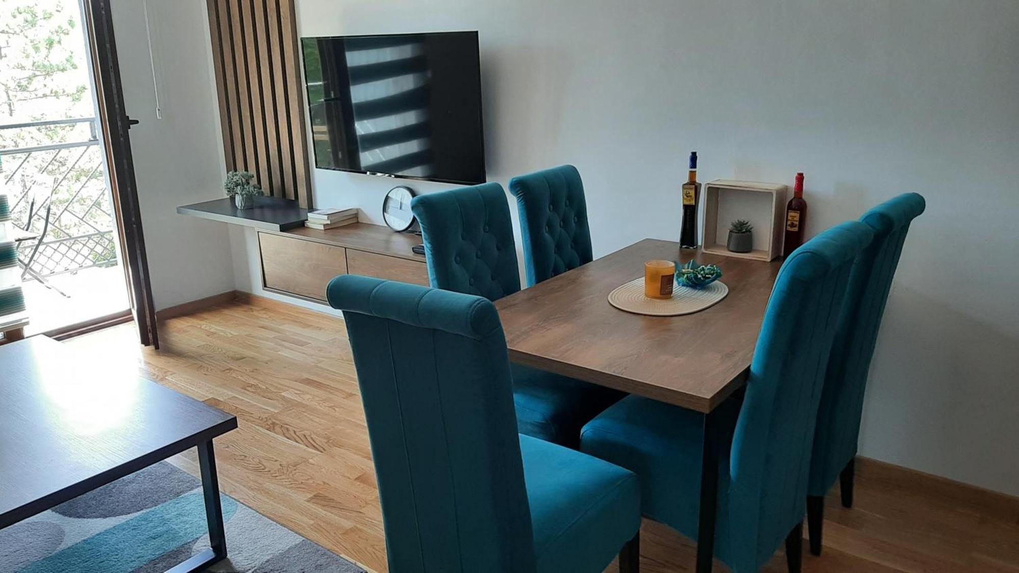 Dexy Luxury And * Zlatibor