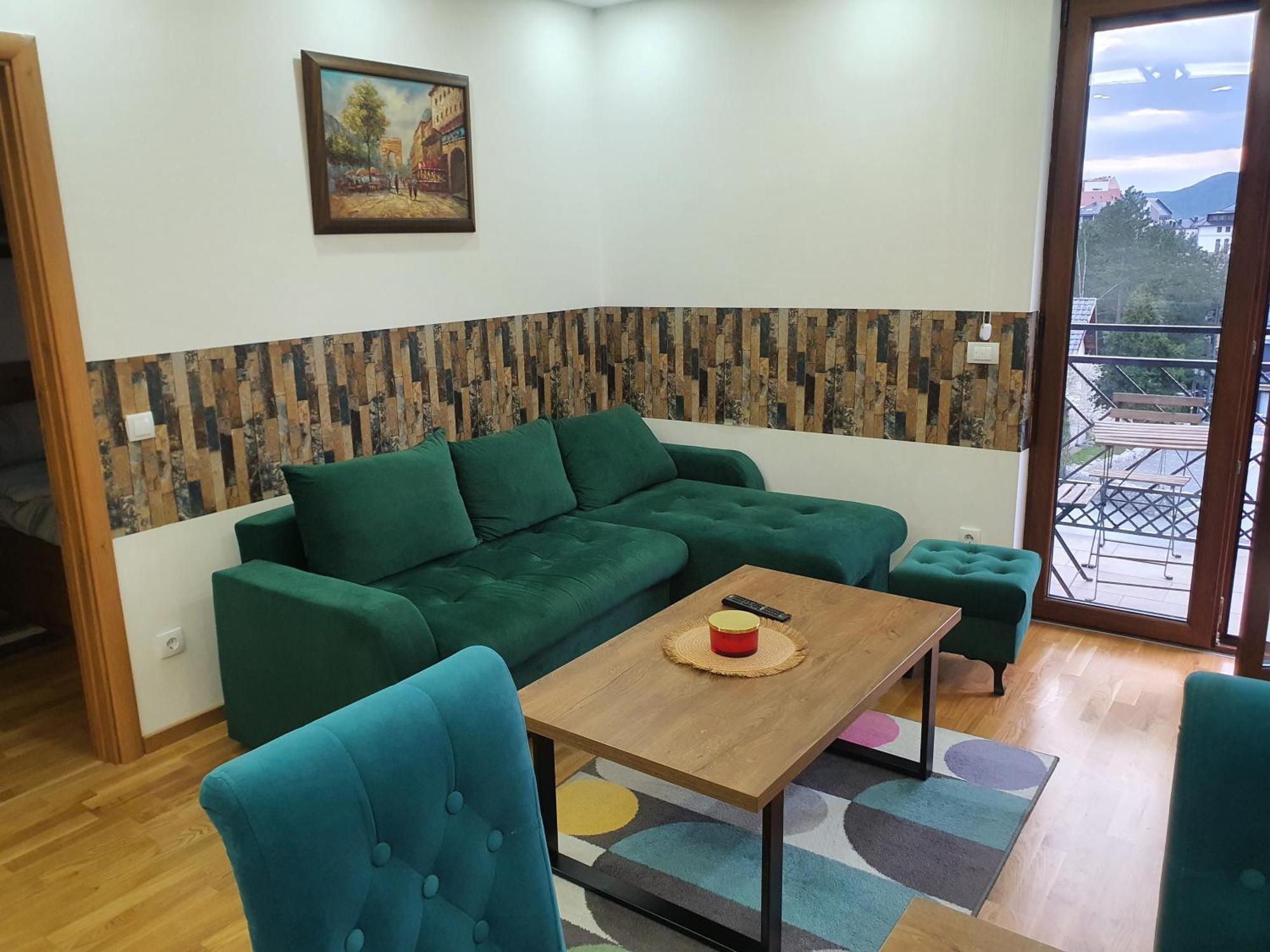 Dexy Luxury And * Zlatibor
